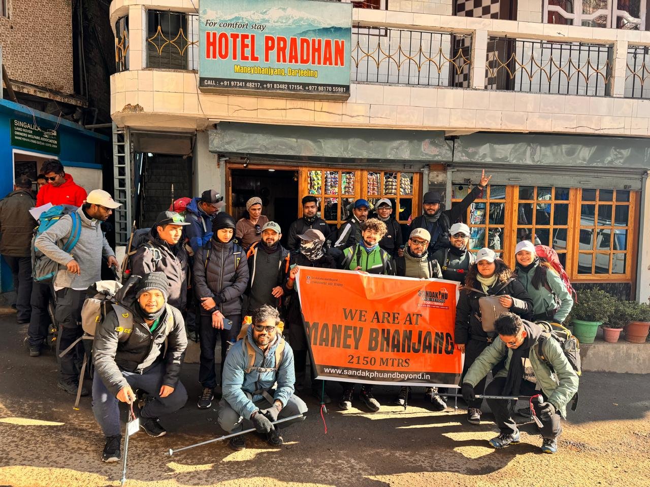 Group of hikers at Hotel Pradhan, Maneybhanjyang